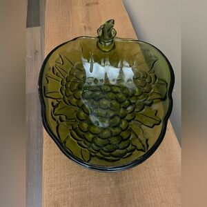 Indiana Glass Co. Green Grape Shaped Fruit / Salad Serving Bowl – Mid Century MC